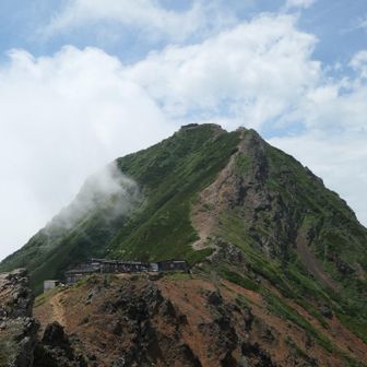 この角度からの赤岳、いつ見てもカッコイイ👍