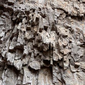 柱状節理？大地の鼓動💓を感じます