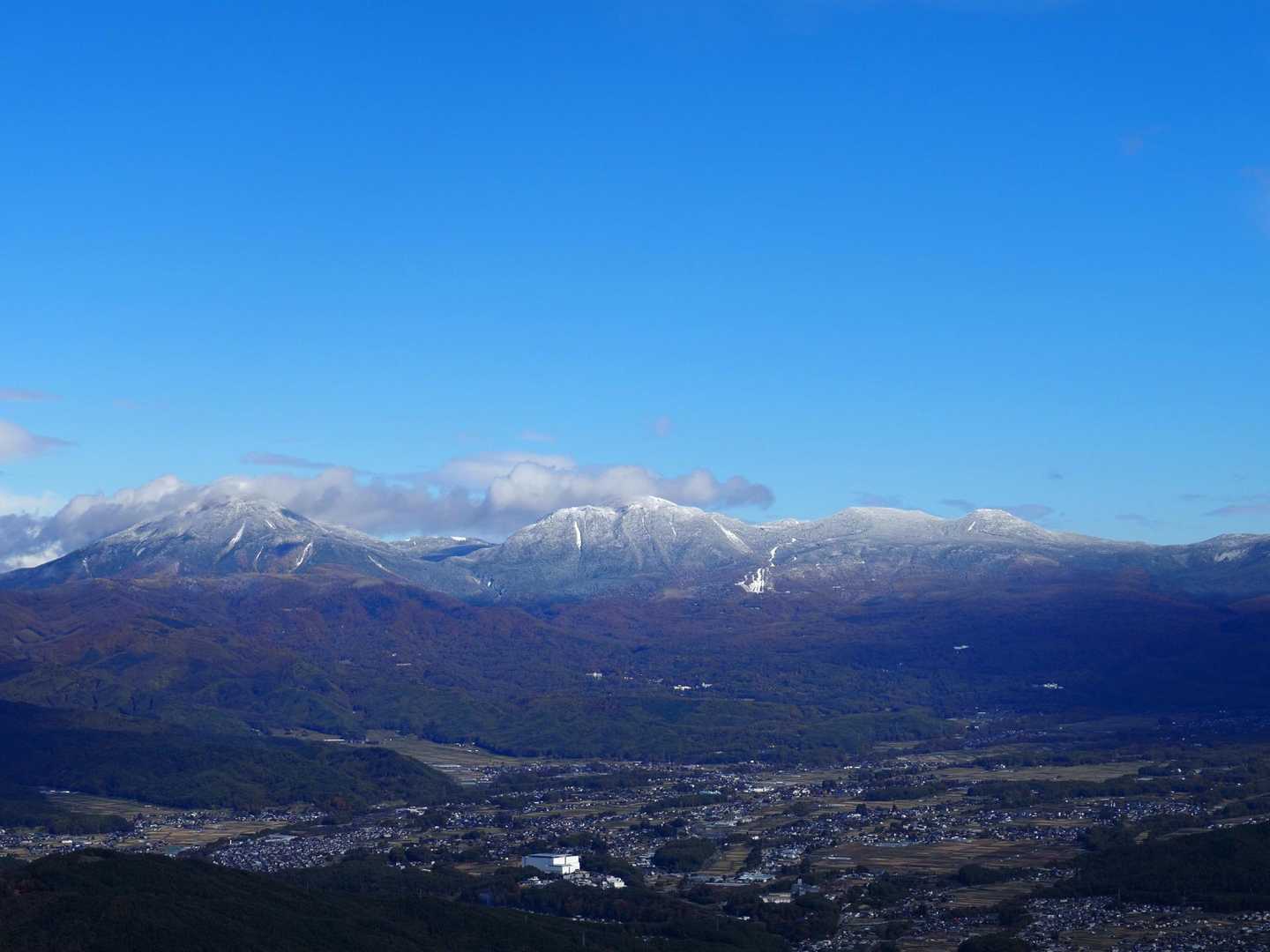 一瞬で降りやんで白い北八ヶ岳見えた✨