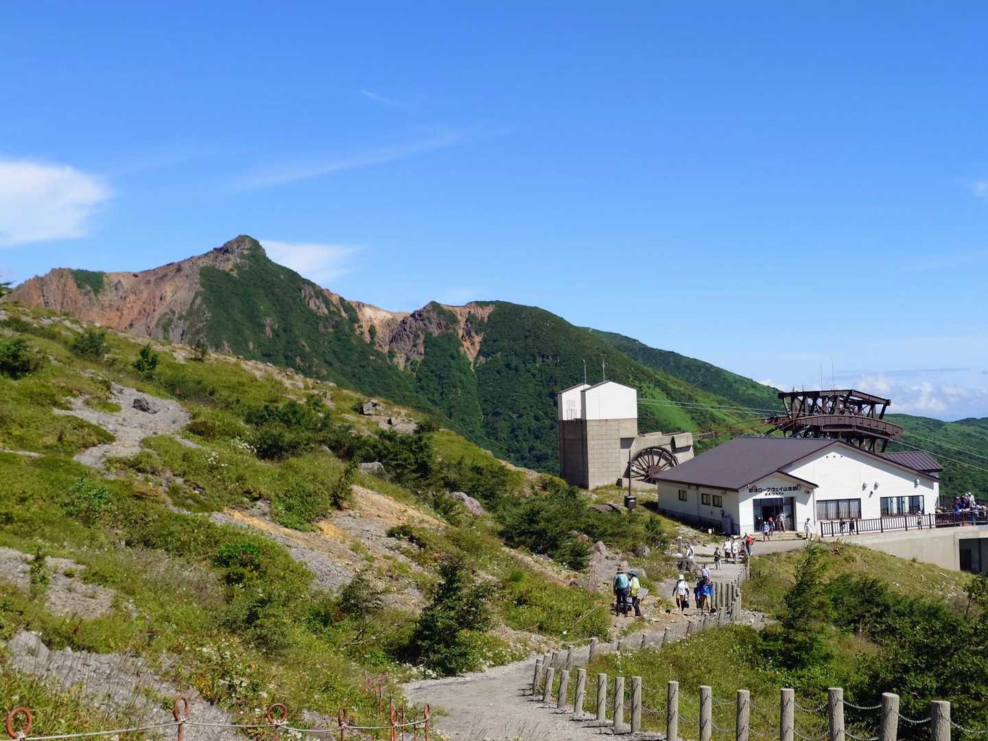 ロープウェイ山頂駅に到着。