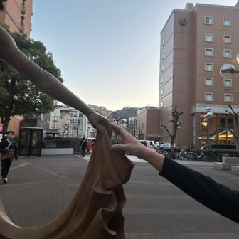 つ、着いた〜‼︎
女子力の彼女と手を繋ぎゴール🙌
タイムは前回より15分早い11時間6分
頑張ったわたし🥹