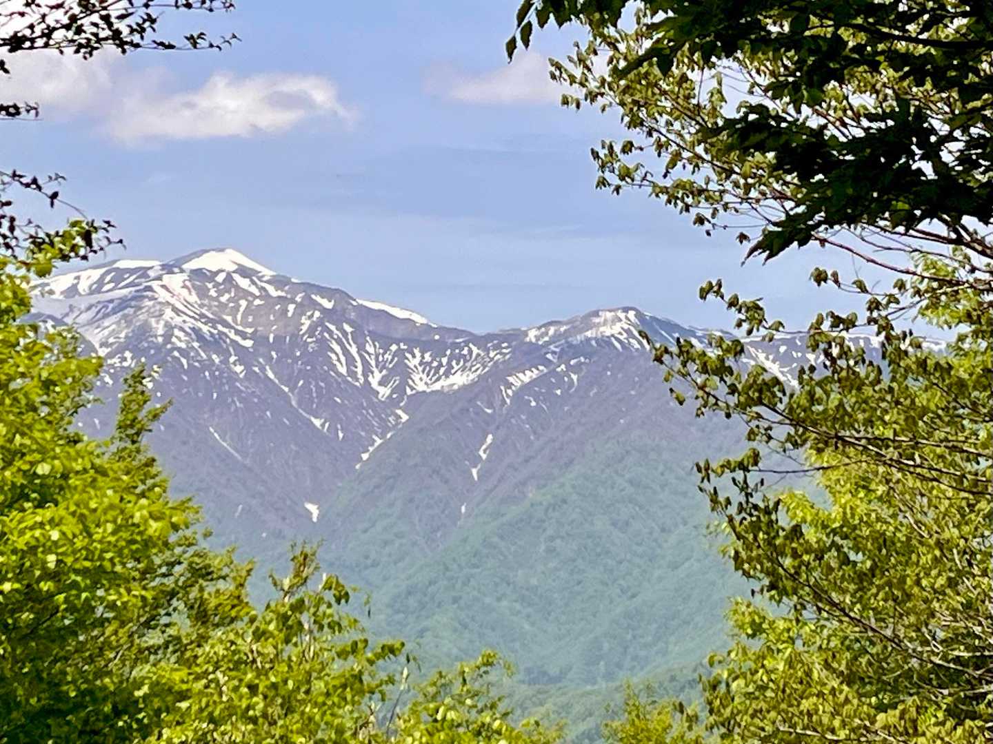山頂からの飯豊連峰🏔´-目の前です🤩