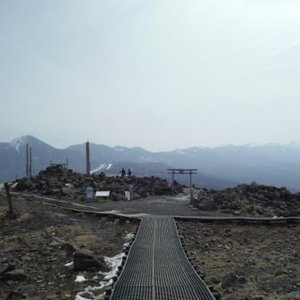 スキーヤーやボーダー用の歩経路マット？
