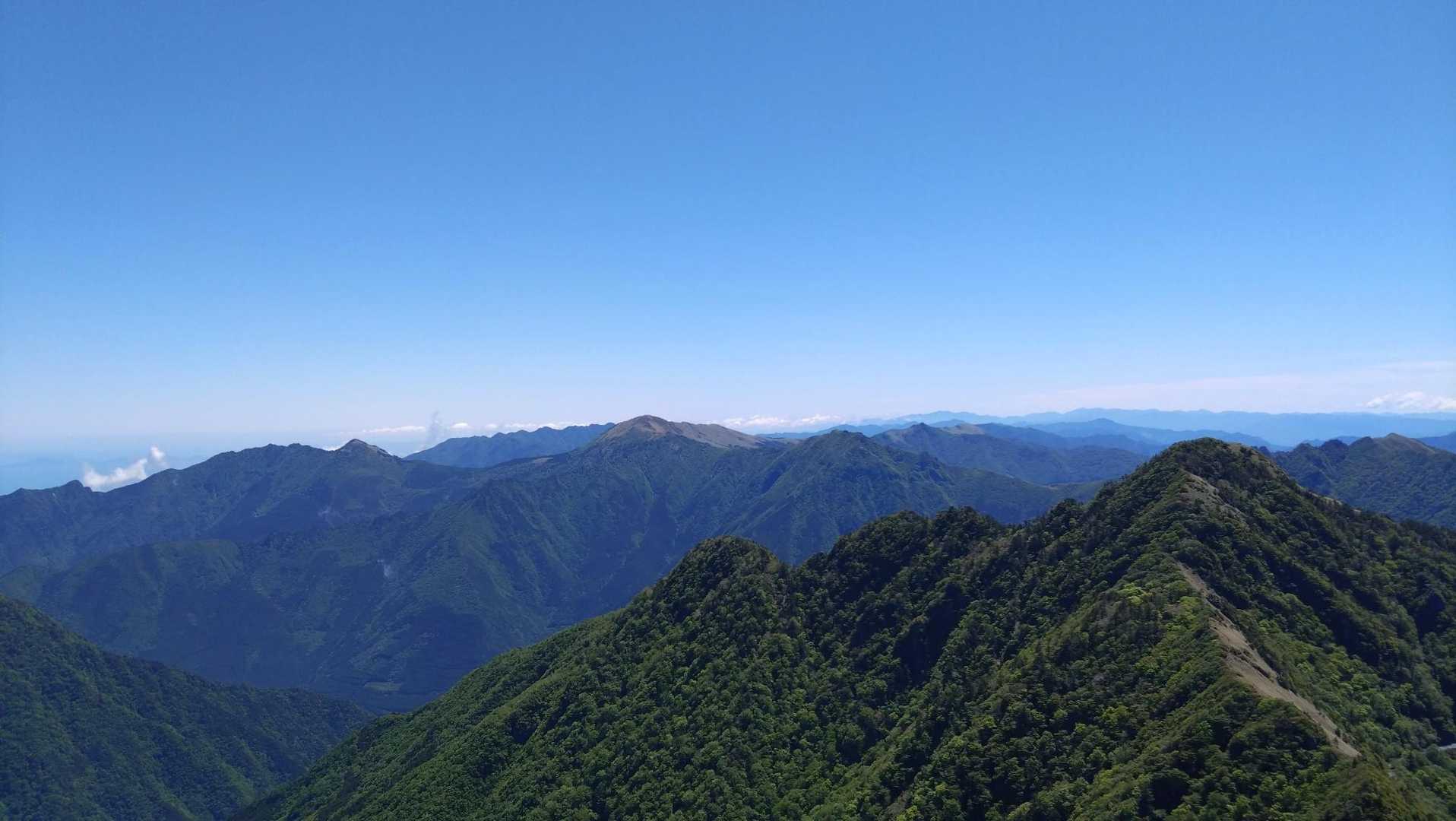 こちらの山々もいい感じ😀
そして四国にも熊が🐻いることを教えてもらう🥲
いつでも熊鈴は持ってましょう🐻🔔