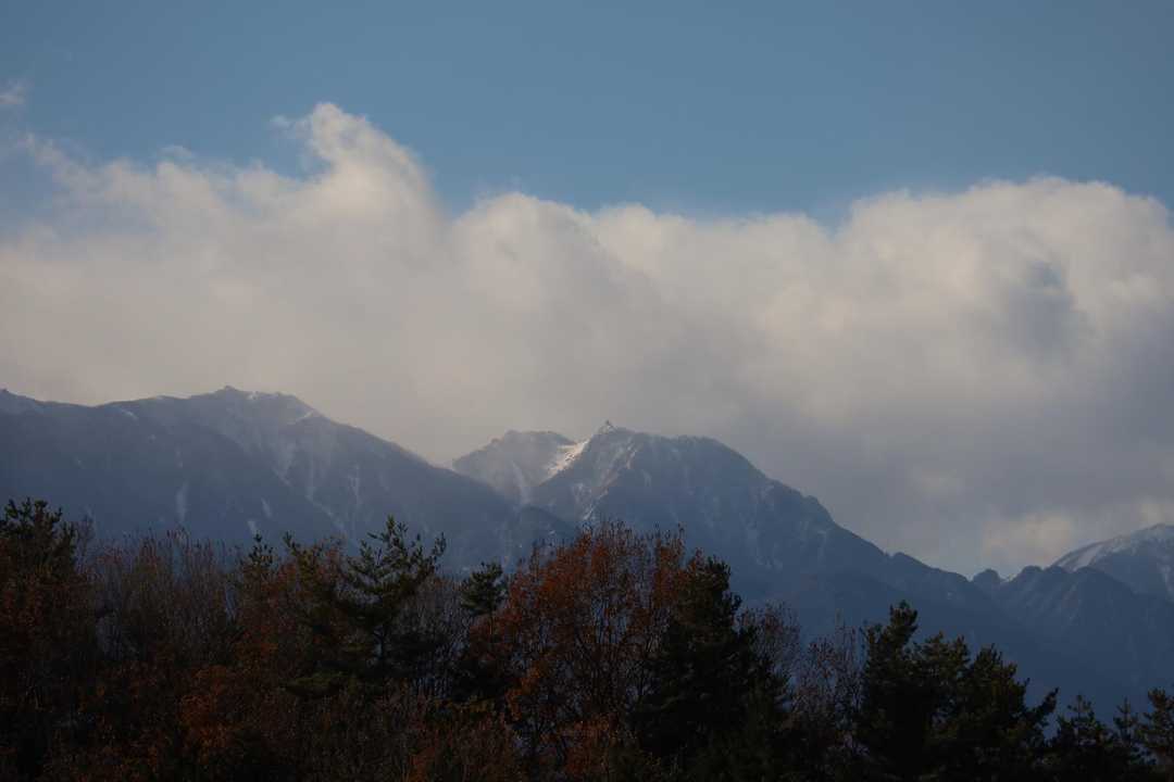 鳳凰三山とオベリスクも見える