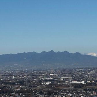 榛名もくっきり。
右奥はどこだろう？