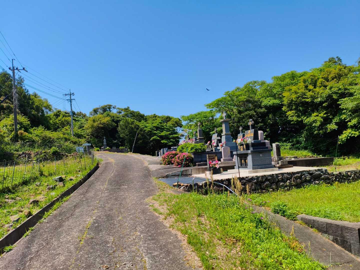 美しいキリシタンのお墓
ここを左手に曲がると登山口