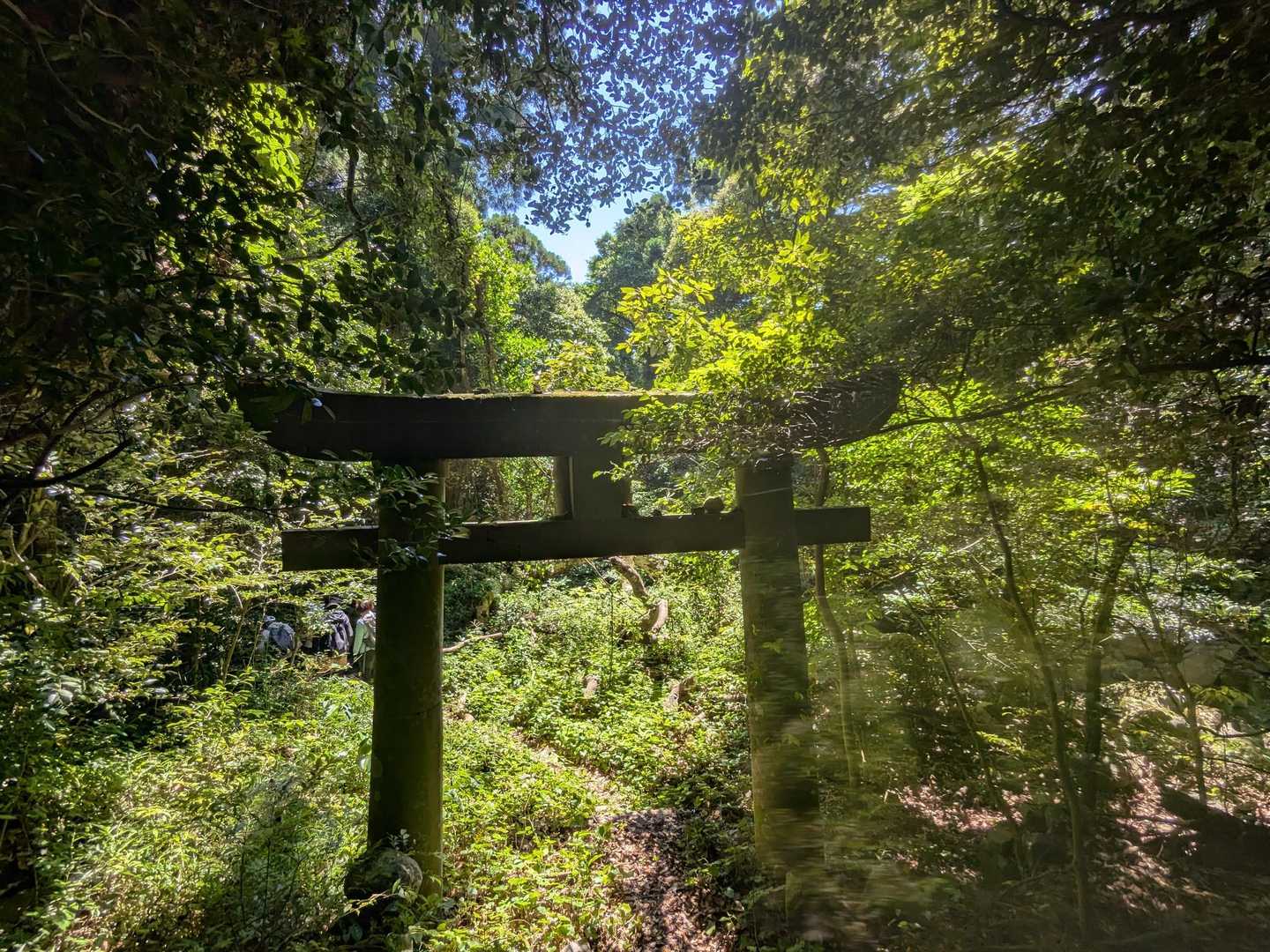 二の鳥居まで降りてきました