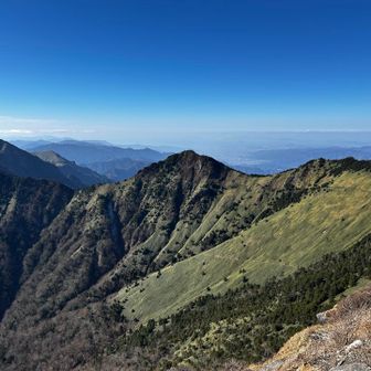 遠くに大山？⛰️👀

さてと、スープとコーヒーでホカホカしたから、mont-bell閉まる前にそろそろ帰ろーっと😄