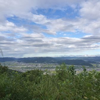 8時過ぎの福山で虹が見えました。
横にいたお姉さんが教えてくれました。
そこでへばってたら、飲み物ある？と声を掛けてくださいました。
みんな優しい・・・
良いトレーニングになりました。