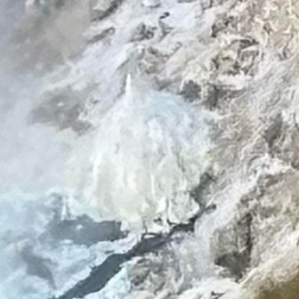 噴湯丘をズームで