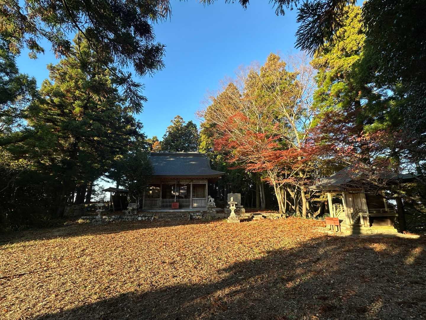 丹生神社⛩️は明要寺の鎮守社でした。平清盛が神戸の福原京にいるときには、丹生神社⛩️に月参りに来ていたそうです。✍️