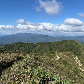 左奥が、部子山
