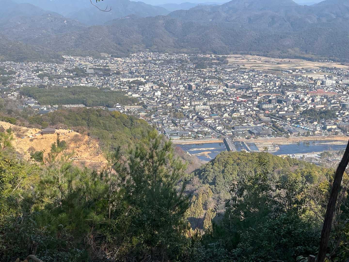渡月橋、上から見るとただの道路