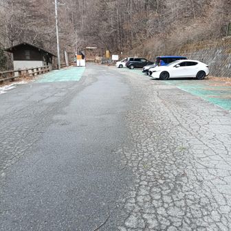 連休中日ですが車🚙はさすがに少ない