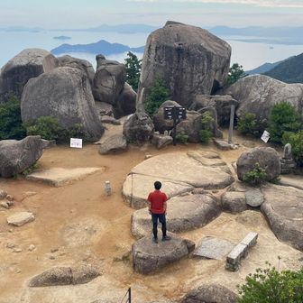 山頂からは瀬戸内海がよく見えました。