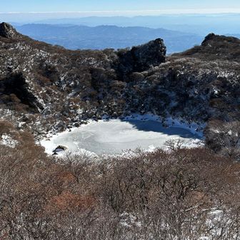 男池も凍結

降りてみます。