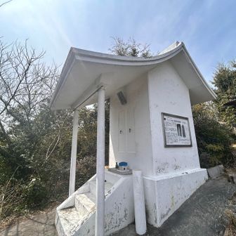 水瓶山まで降りて来たけど、地味にしんどい降りやったな。
登りでは使いたく無い印象。