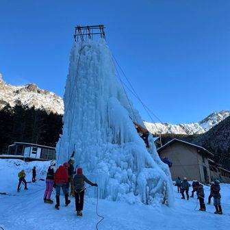 こちらも迫力あるね！
背景の左側に大同心、右側に赤岳見えてまーす。