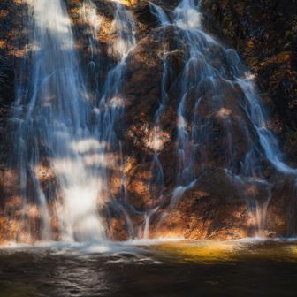 楊梅の滝すごい！