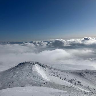 日高の山々も遠くに