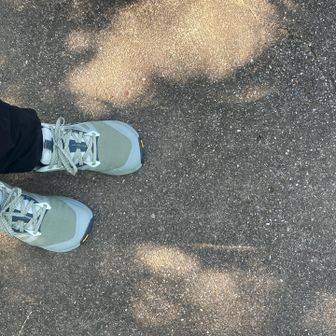 お初のトレランシューズ👟
縁がないと思ってましたけど、、、🧐
軽い🙂