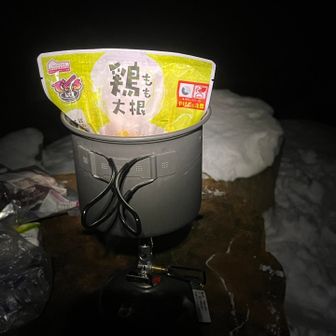 夕飯食べて寝ます。鳥大根美味しかった。テント場の水場は封鎖中。小屋の水場は使えます。トイレも綺麗でしたが、小屋まで上がるのが面倒