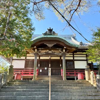 信貴山登頂！
信貴山(しぎさん)、もうすぐ引っ越す相方んち裏の生駒山の南方にも同名の山あり