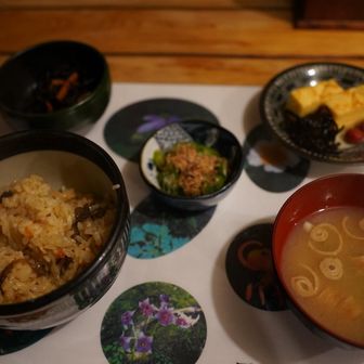 朝ごはん
炊き込みご飯が美味しい…