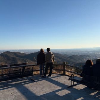 流石名所、車でビタ付けできるので、若いカップルも多いです❤️