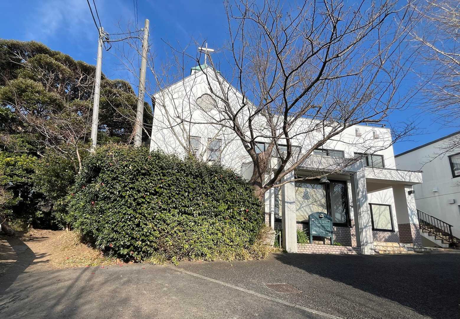 登山口あたりに葉山教会