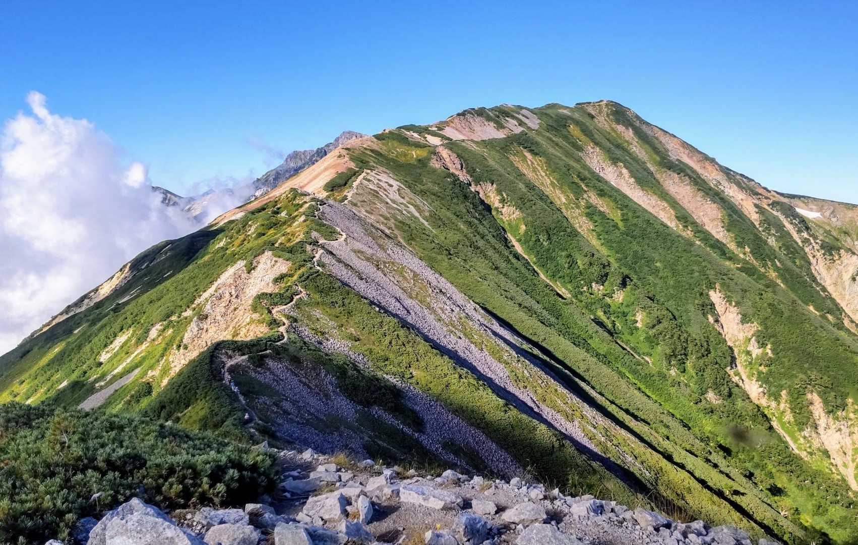 船越の頭から
『坂の上の雲』の景色
見たかった稜線‼️
歩きたかった稜線‼️