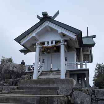竈門神社上宮（山頂829m）
8月29日→829m→宝満山の日🎌
記念日の登頂はギリ53分台でした
自身の目安”いつもの場所から概ね1時間"を還暦までキープしたいものです😂