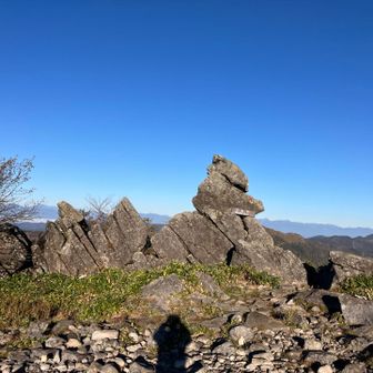 物見岩から北アルプスを望む