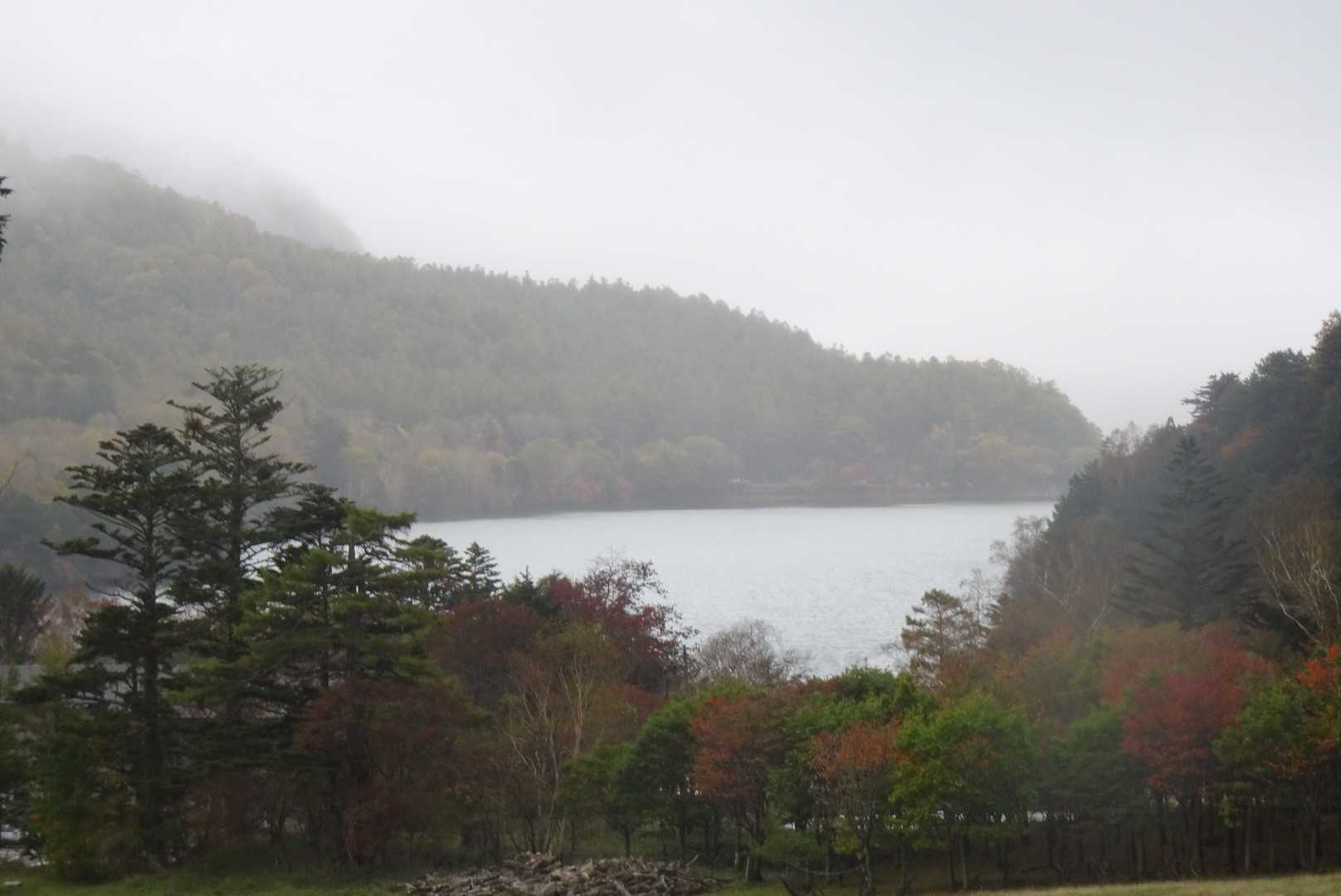 麓から兎島を望みます。