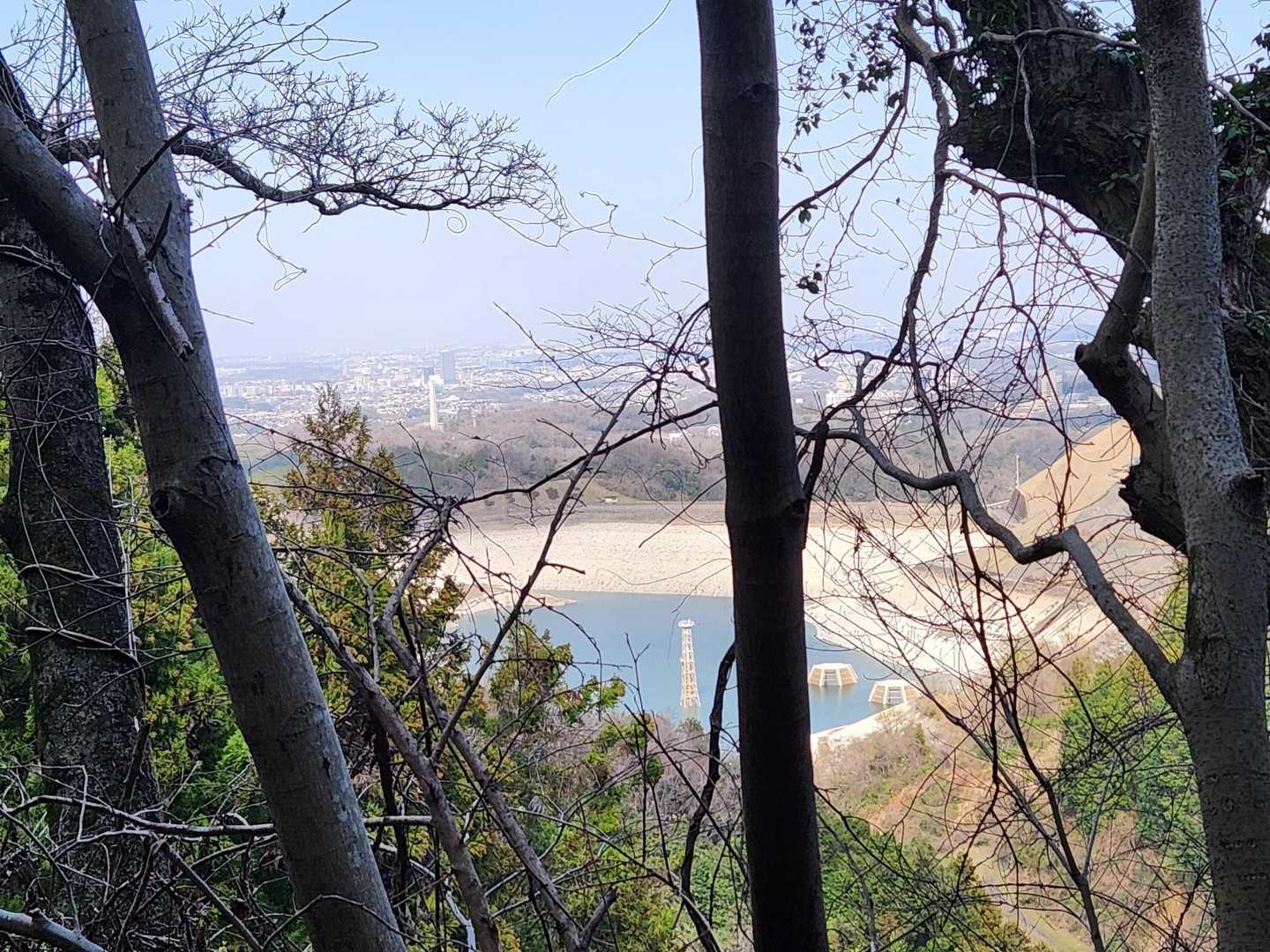 城山湖の水少ないような？