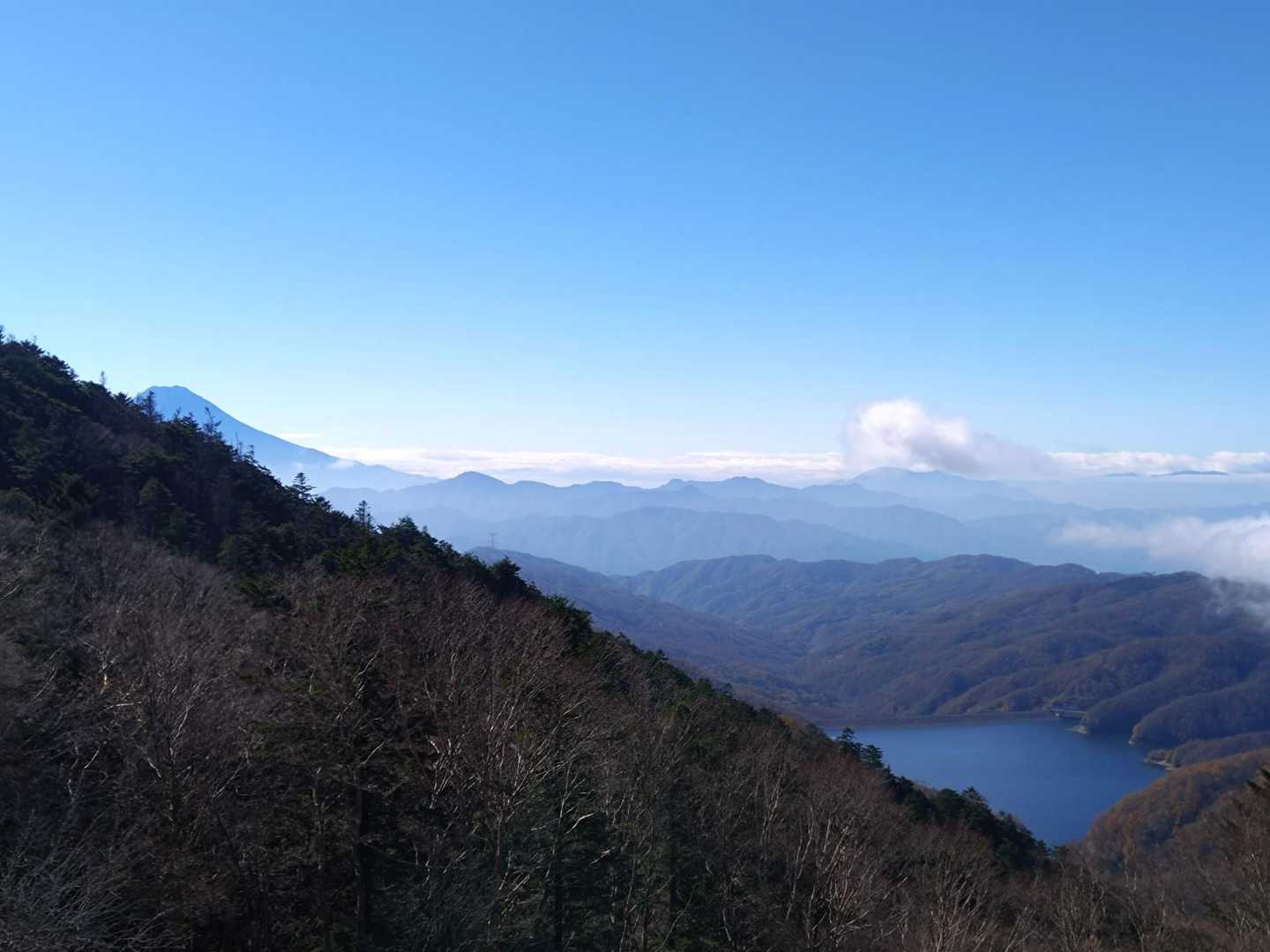 そして大菩薩湖と富士山の姿も😄