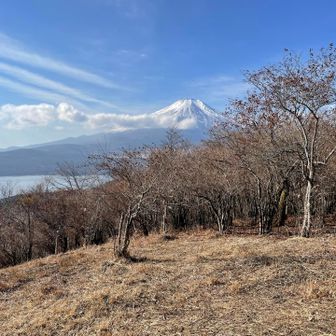 少し下って富士山
南から雲がかかってきました