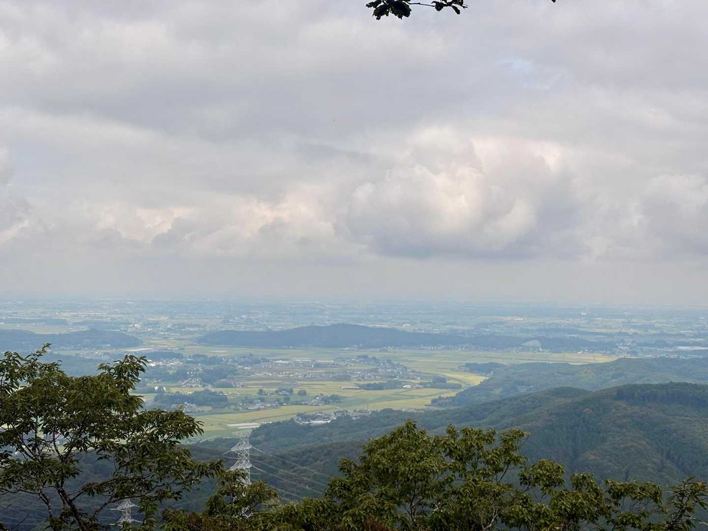 三登谷山からはボヤーンと田園風景