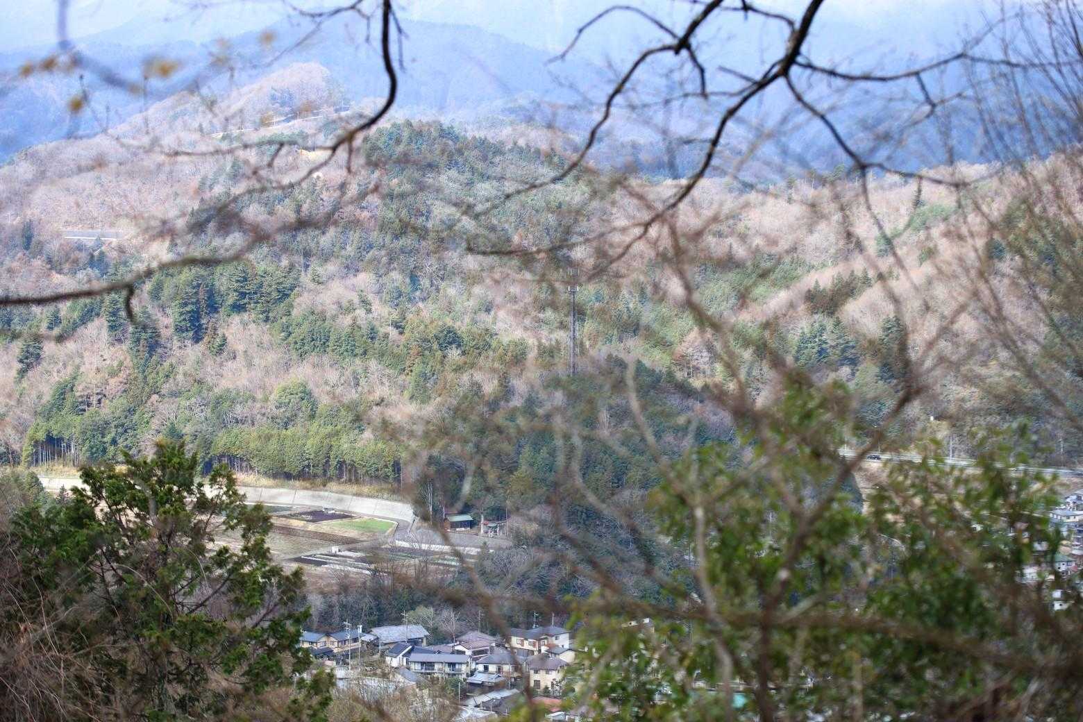 5〜650㍍の山々が連なった
都留アルプス

市街地が近いです👀