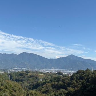 右の高い山が大山、左側は二ノ塔と三ノ塔⛰️
いつか登ってみたいな😌