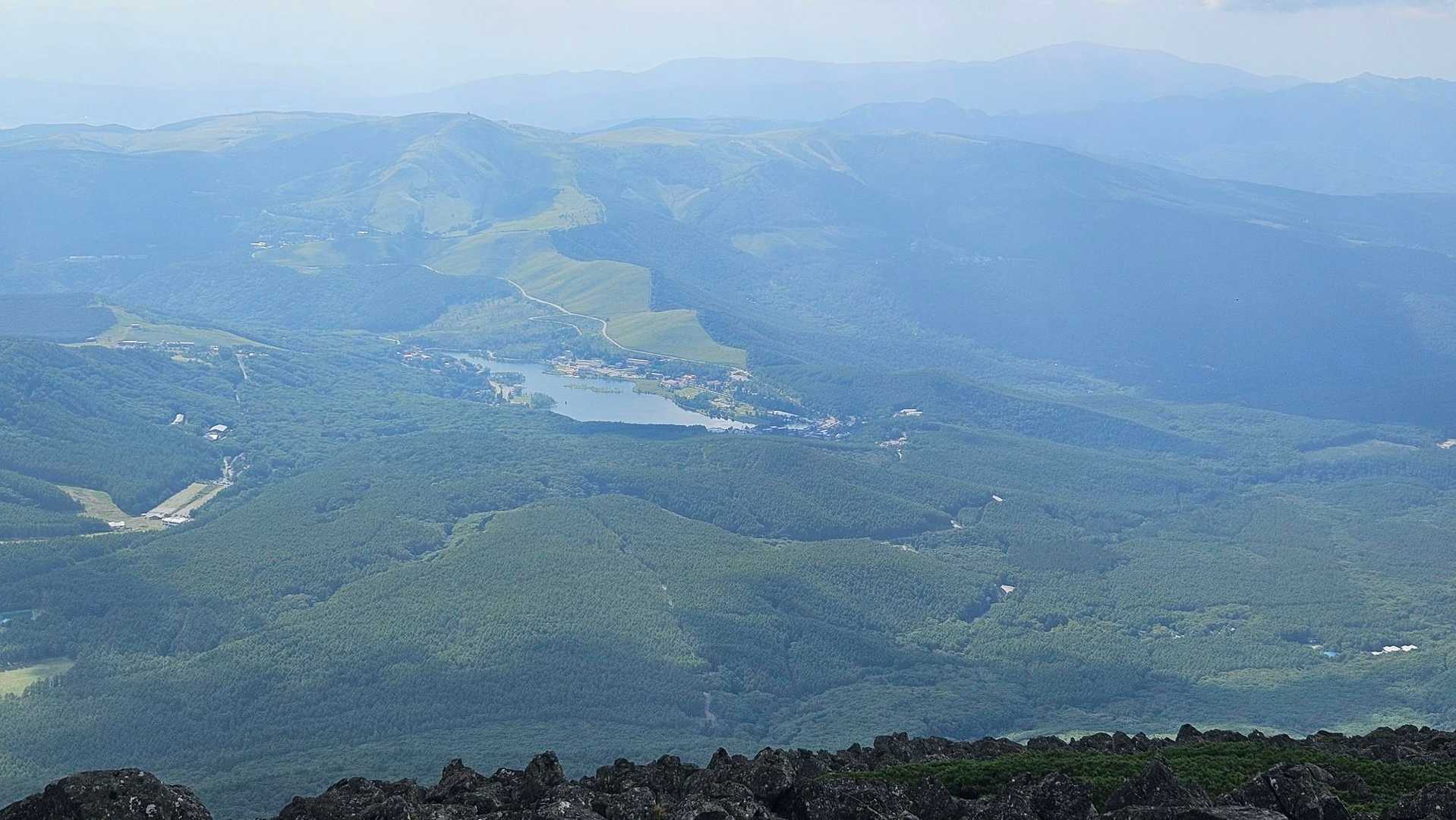 蓼科山七合目往復 | 諏訪富士の別名にふさわしい円錐形の頂へ原生林と岩場を越えての写真