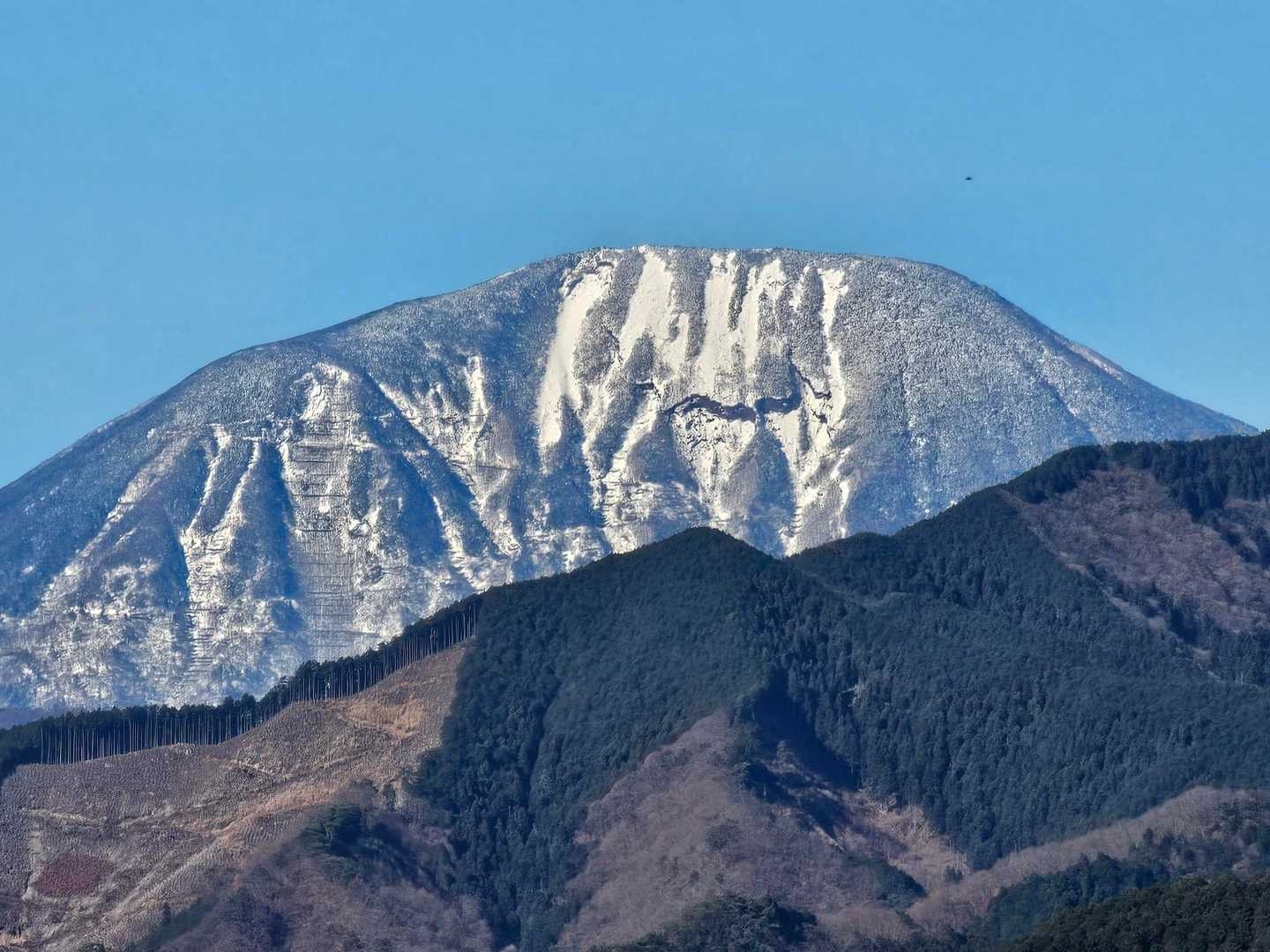 男体山