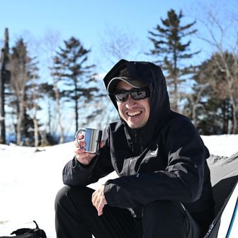 駐車場でサングラス忘れたって言ってたけど
途中でザックに入っていたのを見つけて良かったソノさん🕶️ 雪だと眩しいからね