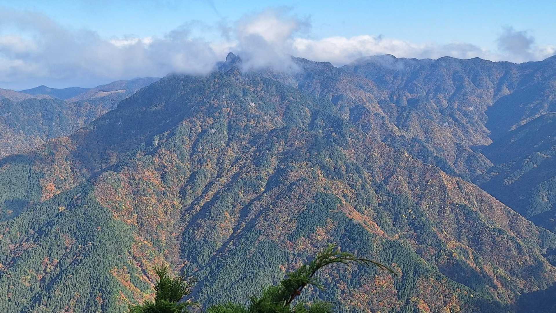 大日山&稲村ヶ岳
手前がバリゴヤの頭