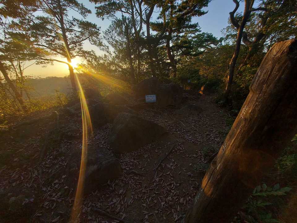鎧ヶ岳登頂
夕日がめっちゃキレイ