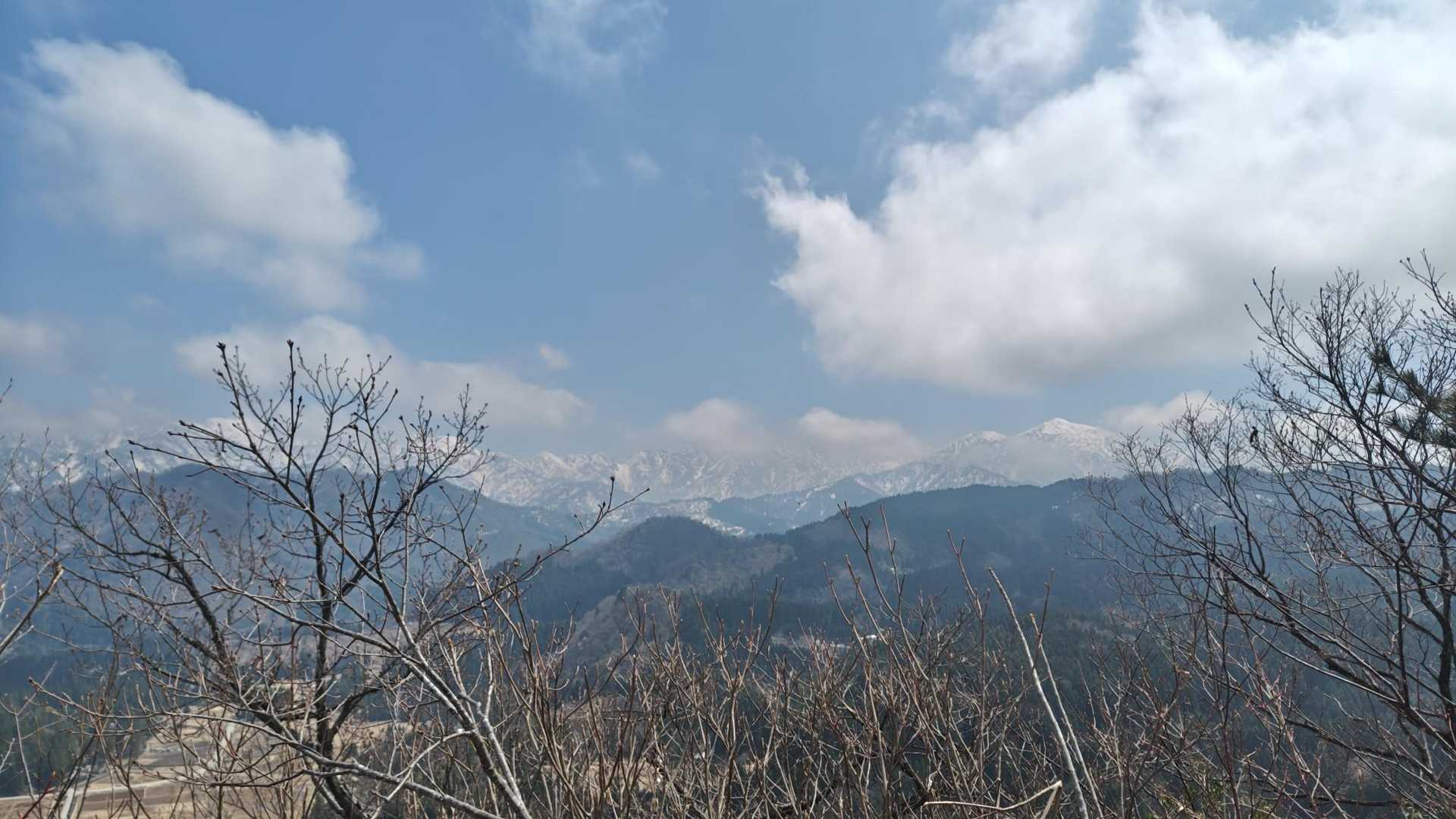 城ヶ平山 | 大岩山日石寺の渓谷から登り、剱岳と富山平野を独占する贅沢な里山巡りの写真