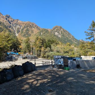 架橋工事中🚧
完成したらここまで電気バスとか走らせてくれないだろうか😆