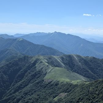 さっき登った三嶺