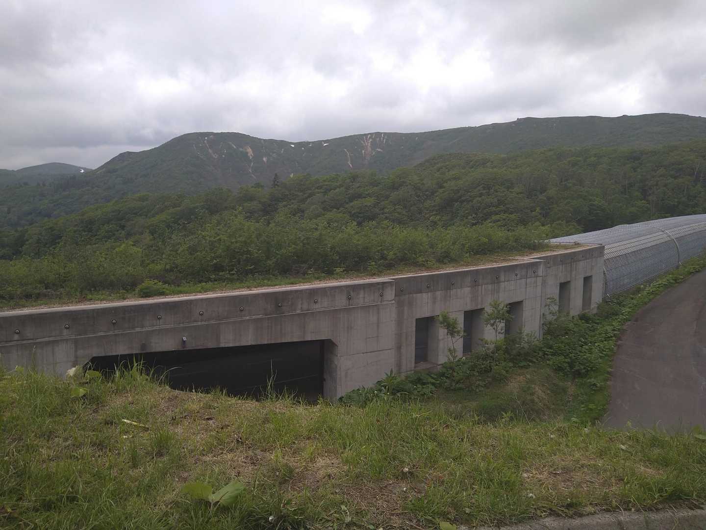 ﾄﾝﾈﾙはこんな感じになってます